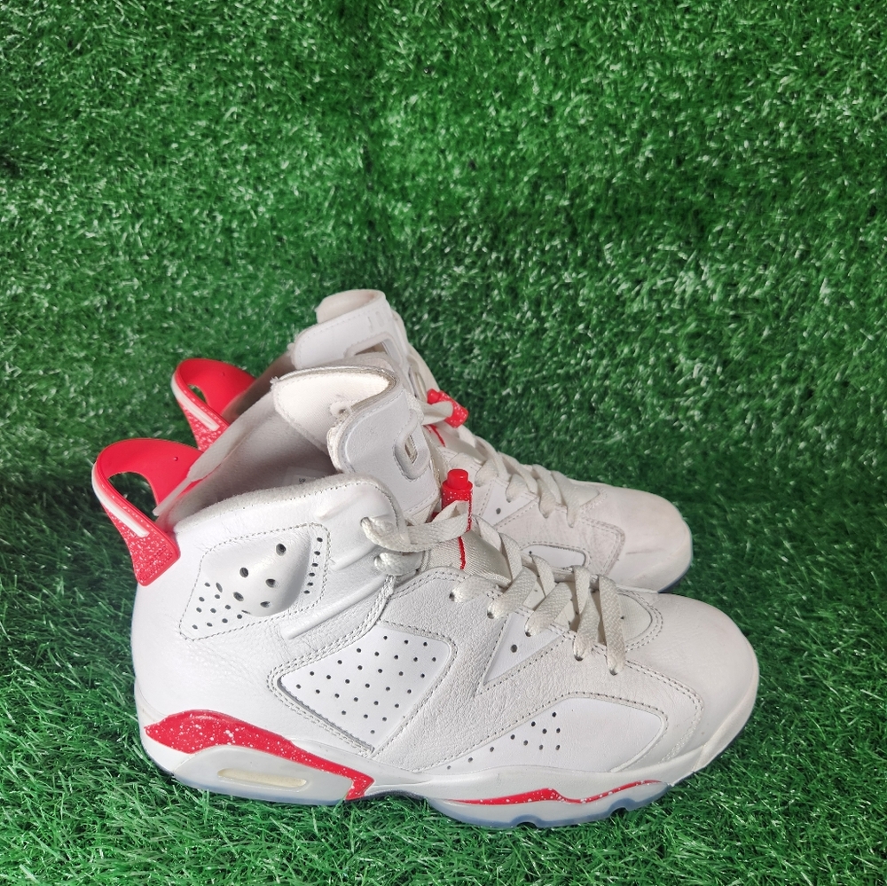 Jordan 6 Retro Red Oreo 2022 CT8529-162 Sz 7 Men Or 8.5 Women Pre-owned